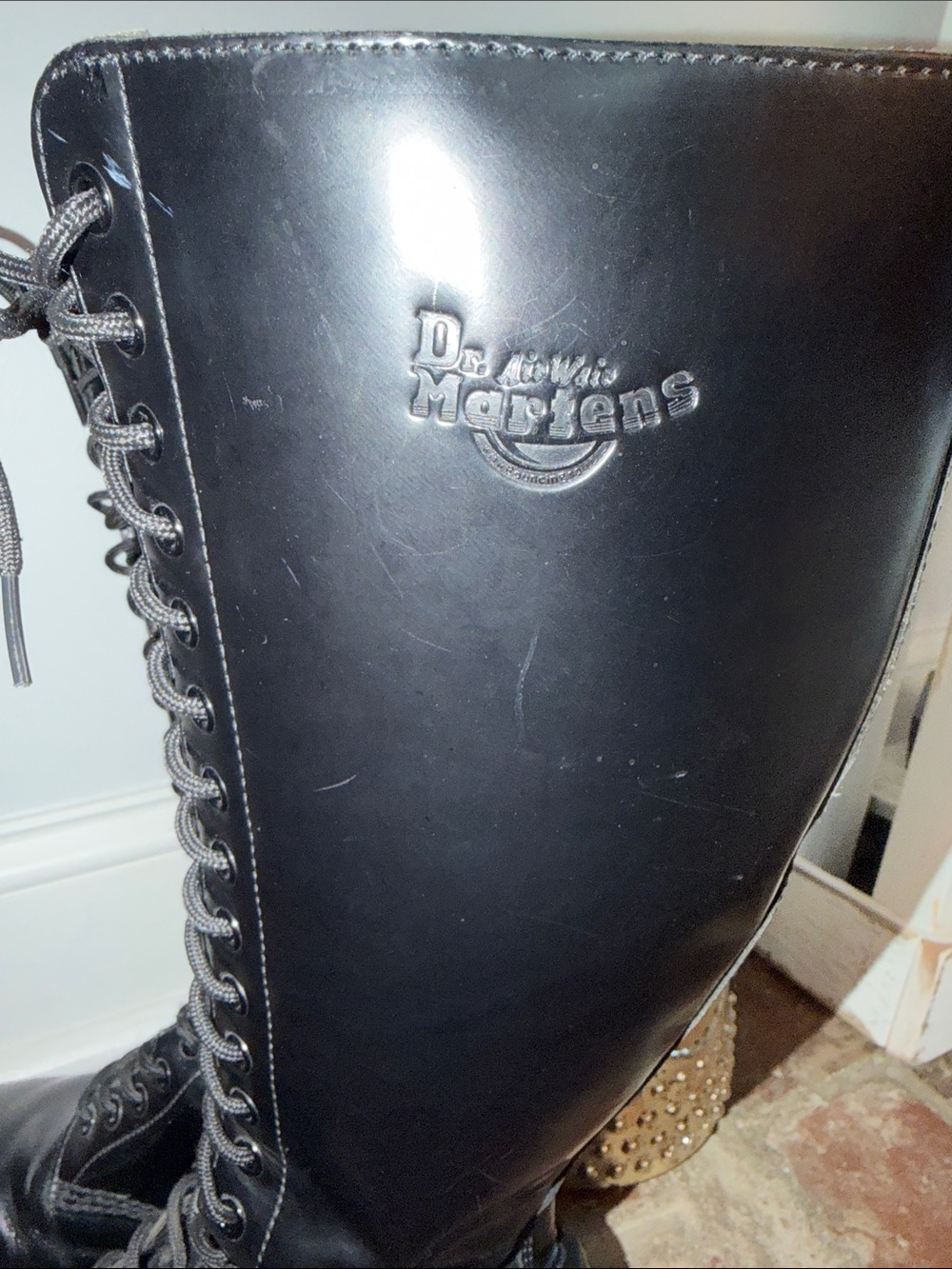 ⭐️Dr. Martens 20 Eyelet Knee high Combat Boots⭐️ - Picture 4 of 10